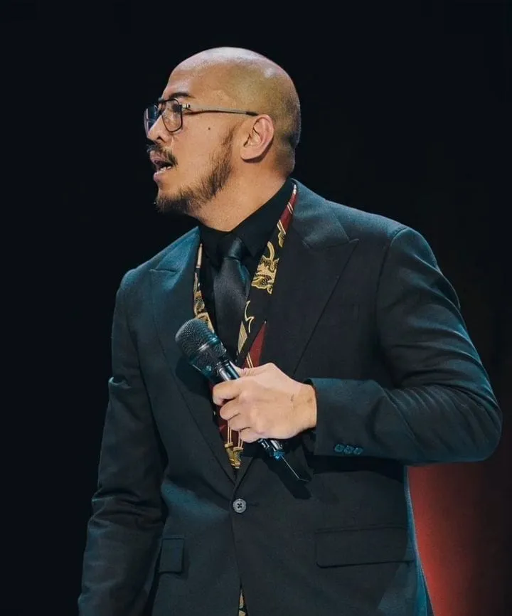 Pandji Pragiwaksono & Eksplorasi Lintas Batas: Membawa Stand-Up Indonesia ke Dunia