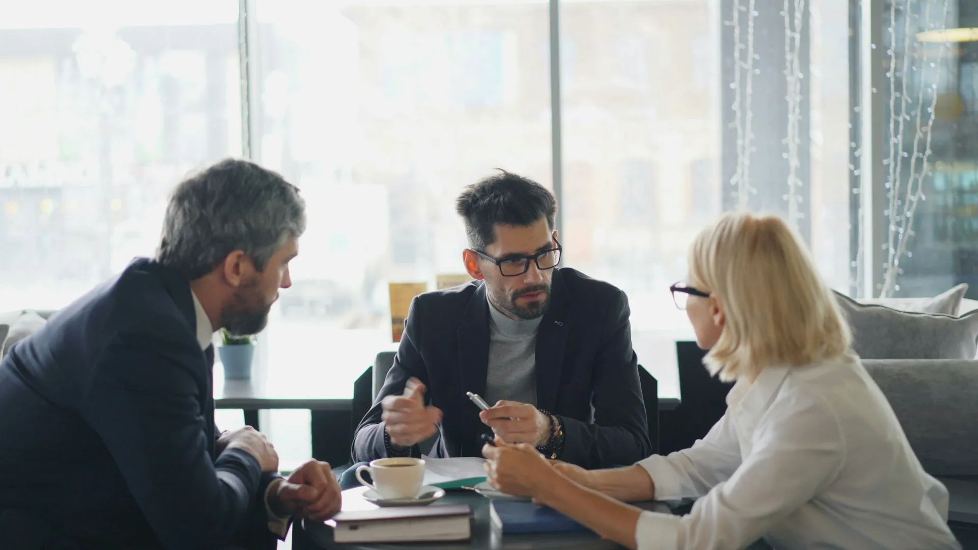 Asynchronous Leadership: Strategi Memimpin Tim Tanpa Rapat Berlebih