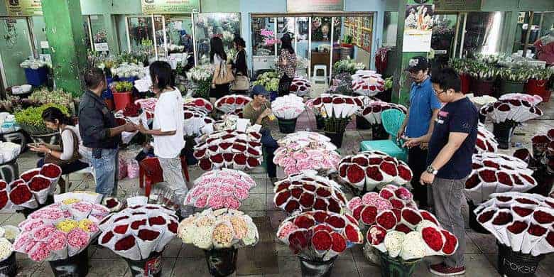 Peeking the Floral Heaven at Rawa Belong Flower Market