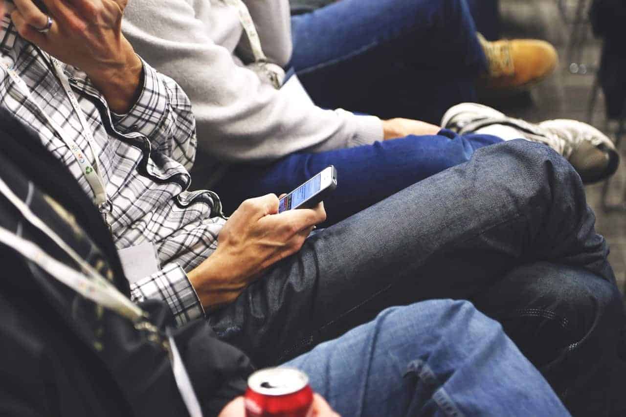 Tips Aman dan Nyaman Menggunakan Gadget