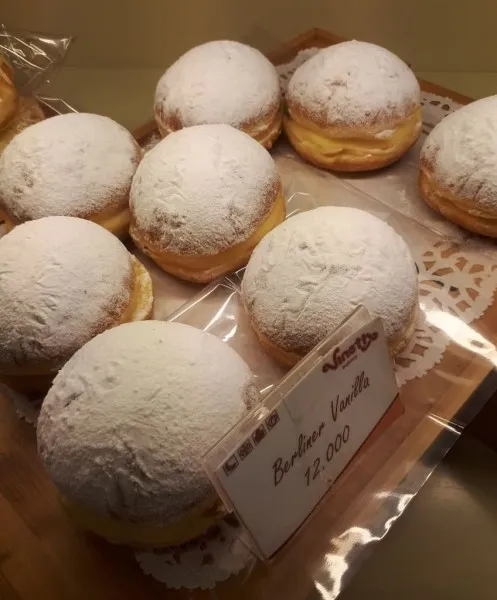 Vineth Bakery Serves European Bread and Cakes for More Than 40 Years